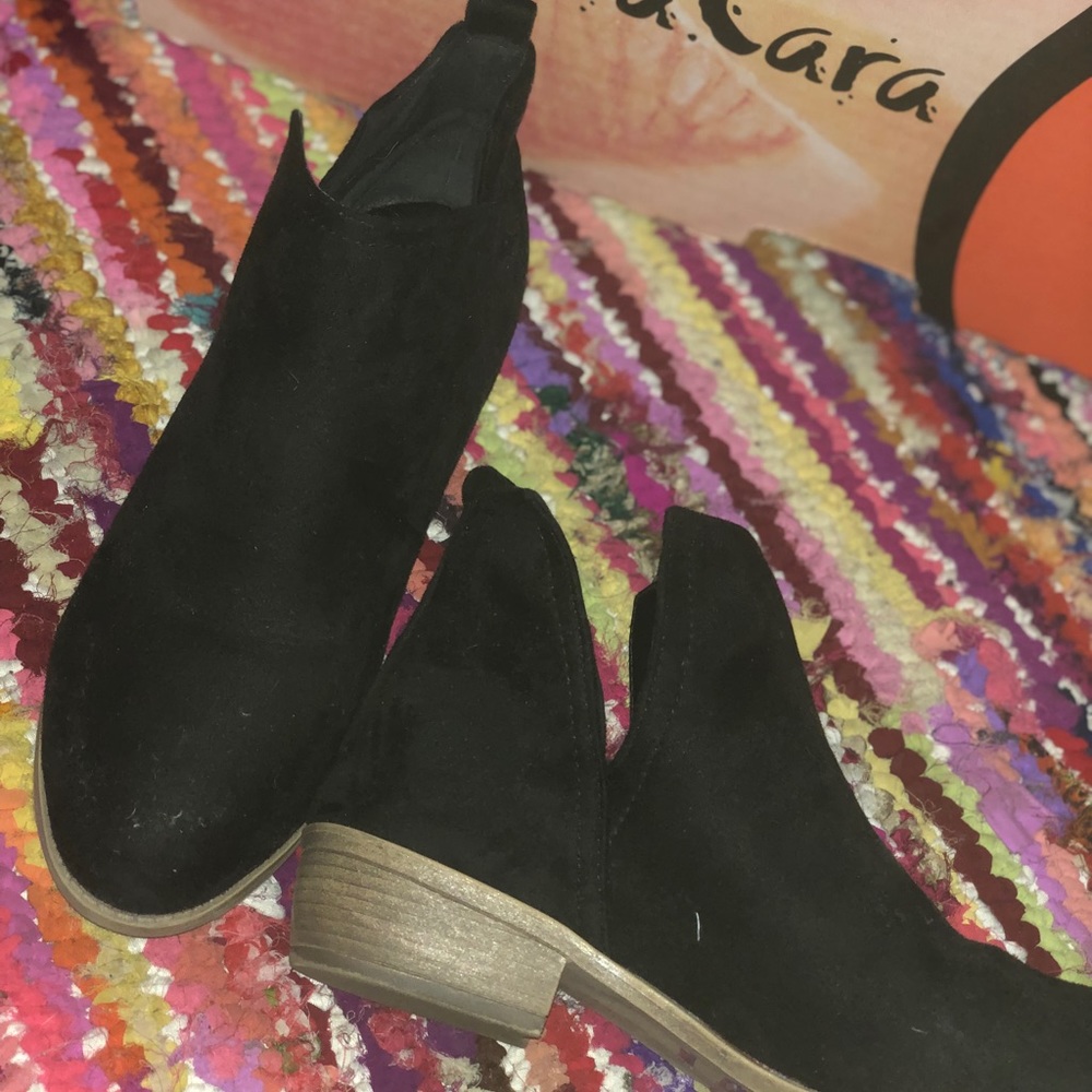 black booties